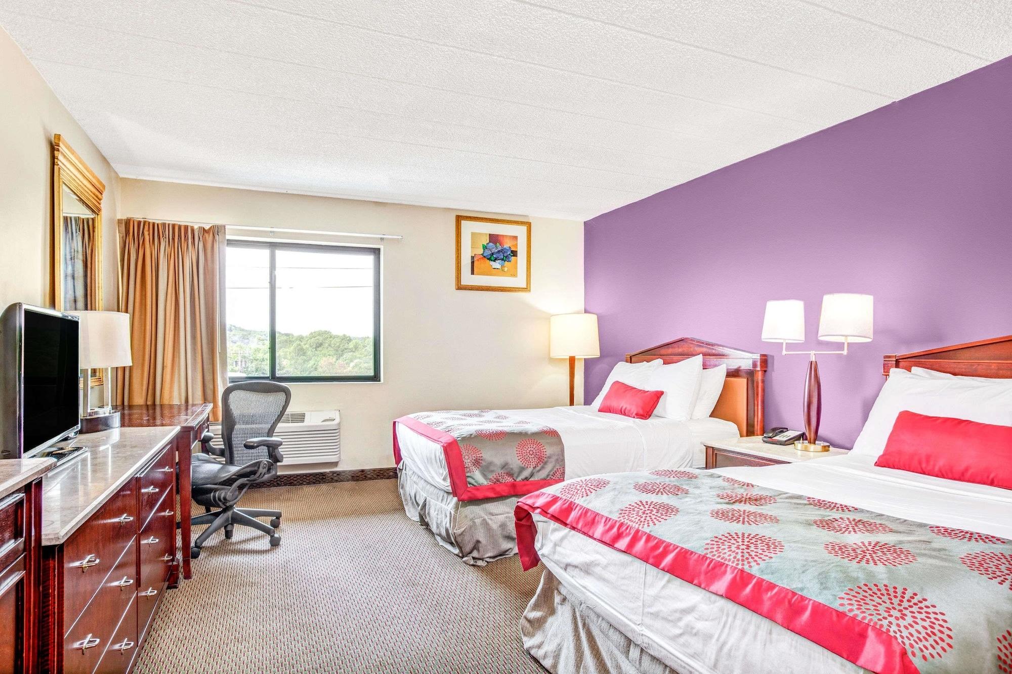 Hotel Ramada By Wyndham Rockaway Exteriér fotografie