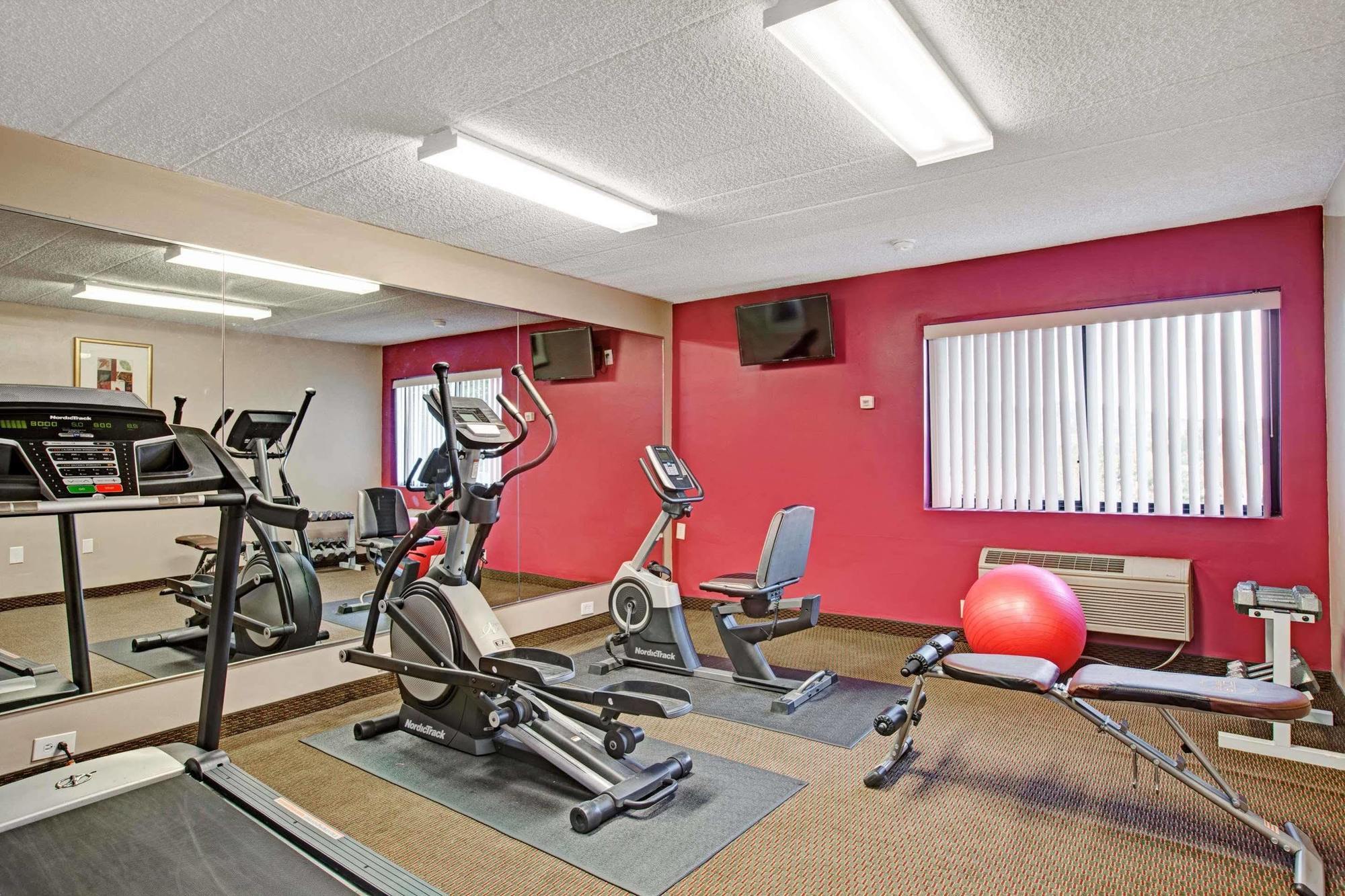 Hotel Ramada By Wyndham Rockaway Exteriér fotografie