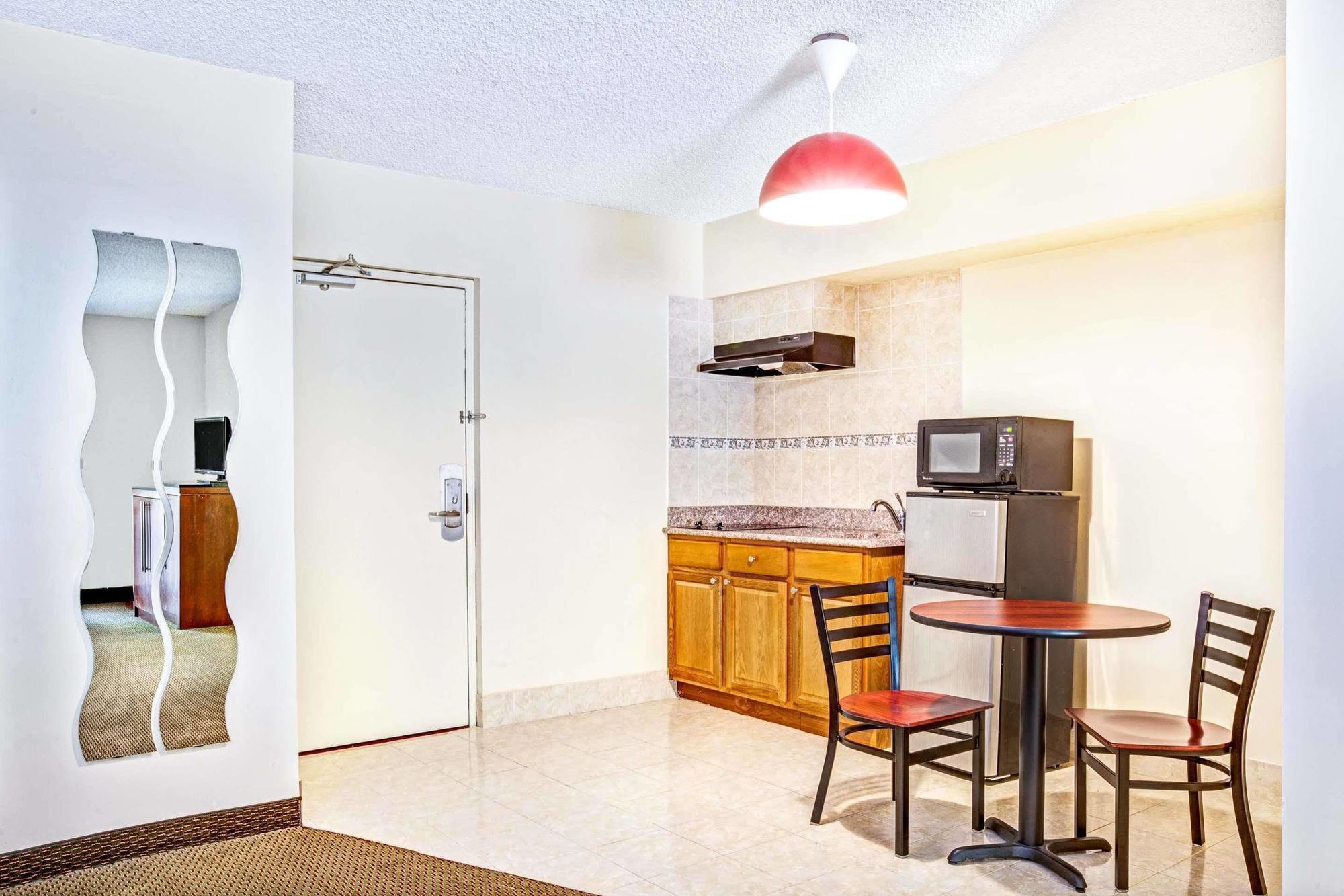 Hotel Ramada By Wyndham Rockaway Exteriér fotografie